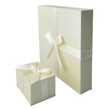 Luxury Cardboard Jewelry Gift Box With Silk Ribbon