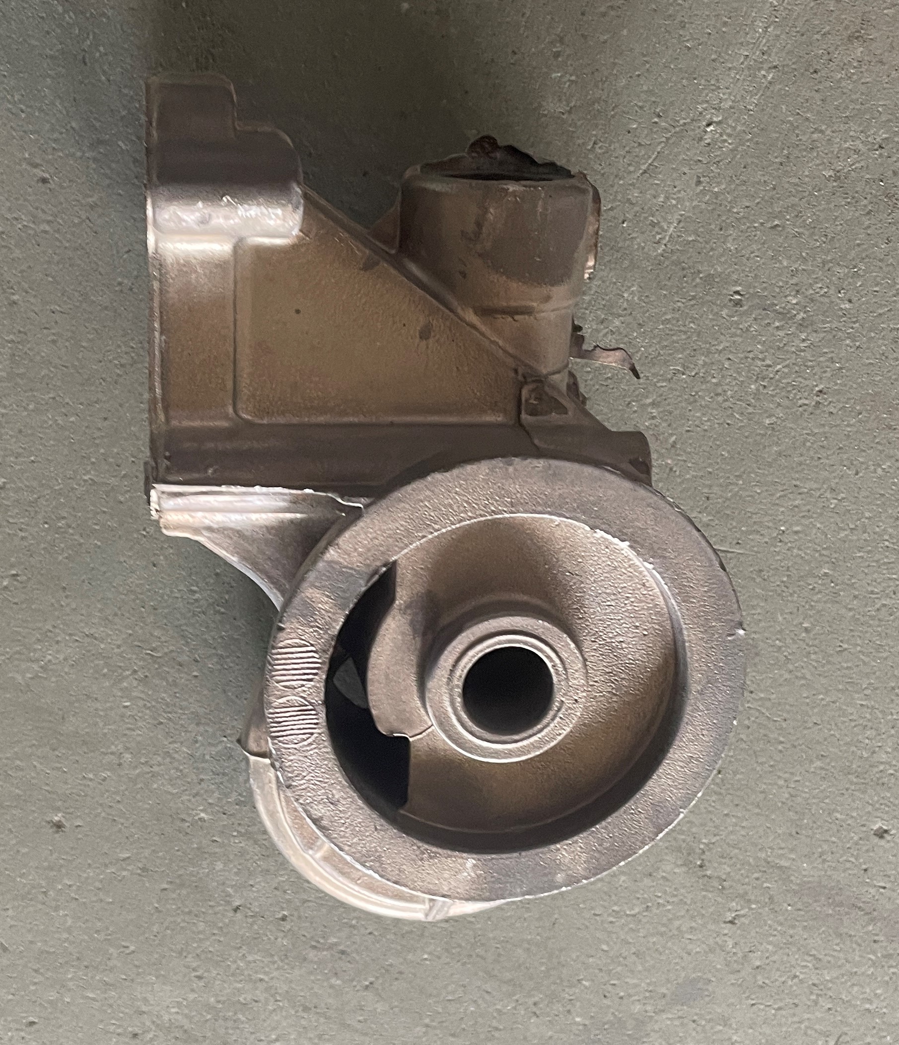 Casting aluminum pump head