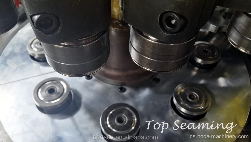 Aerosolový stroj na výrobu plechovek