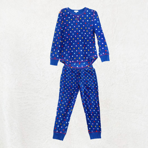 Pijama azul con lunares