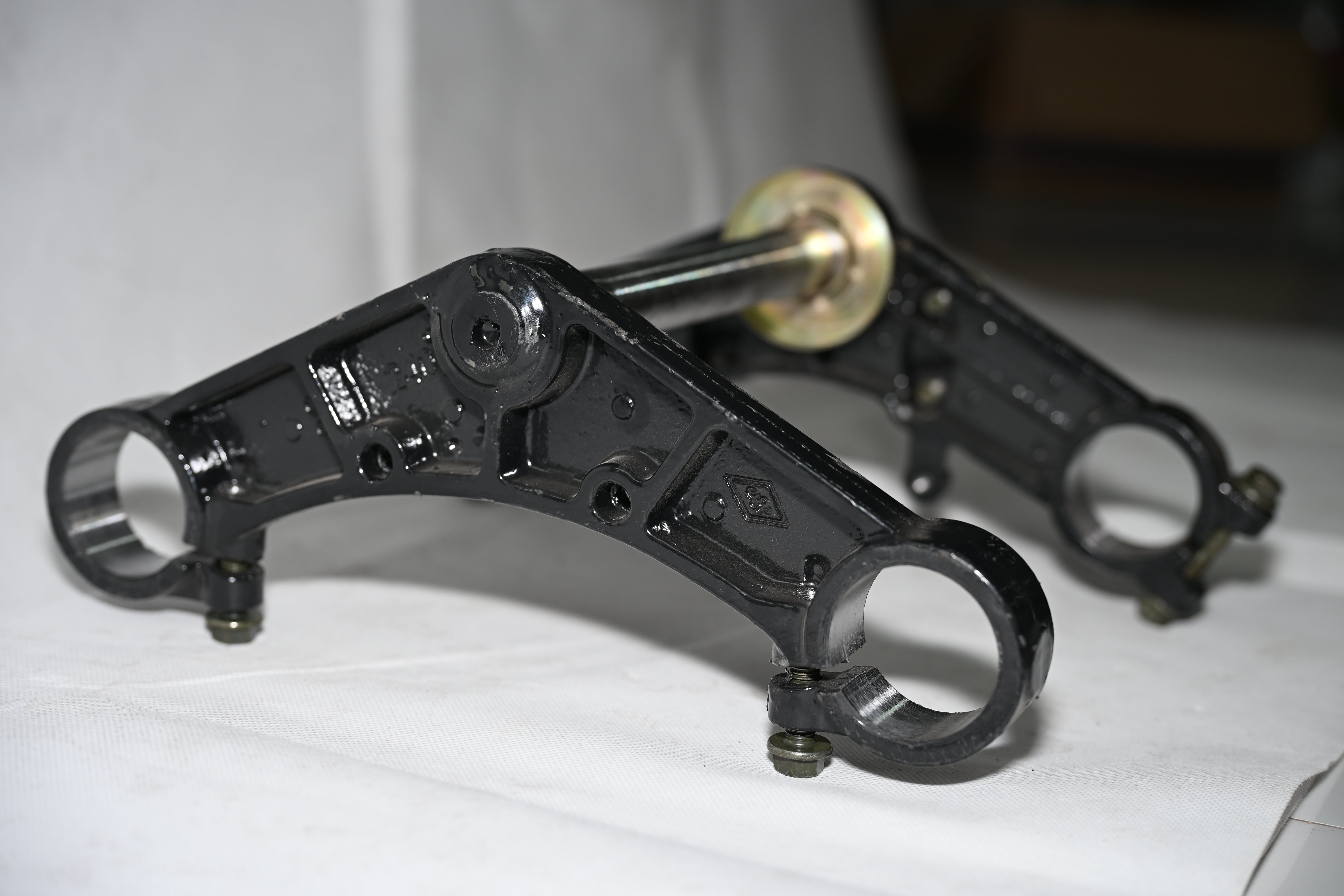 Tricycle front fork clamp