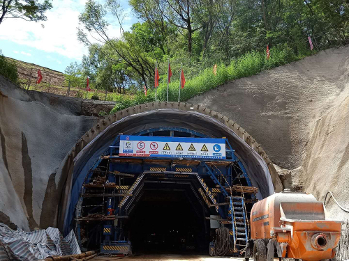 Forraje de túnel hidráulico carro simple