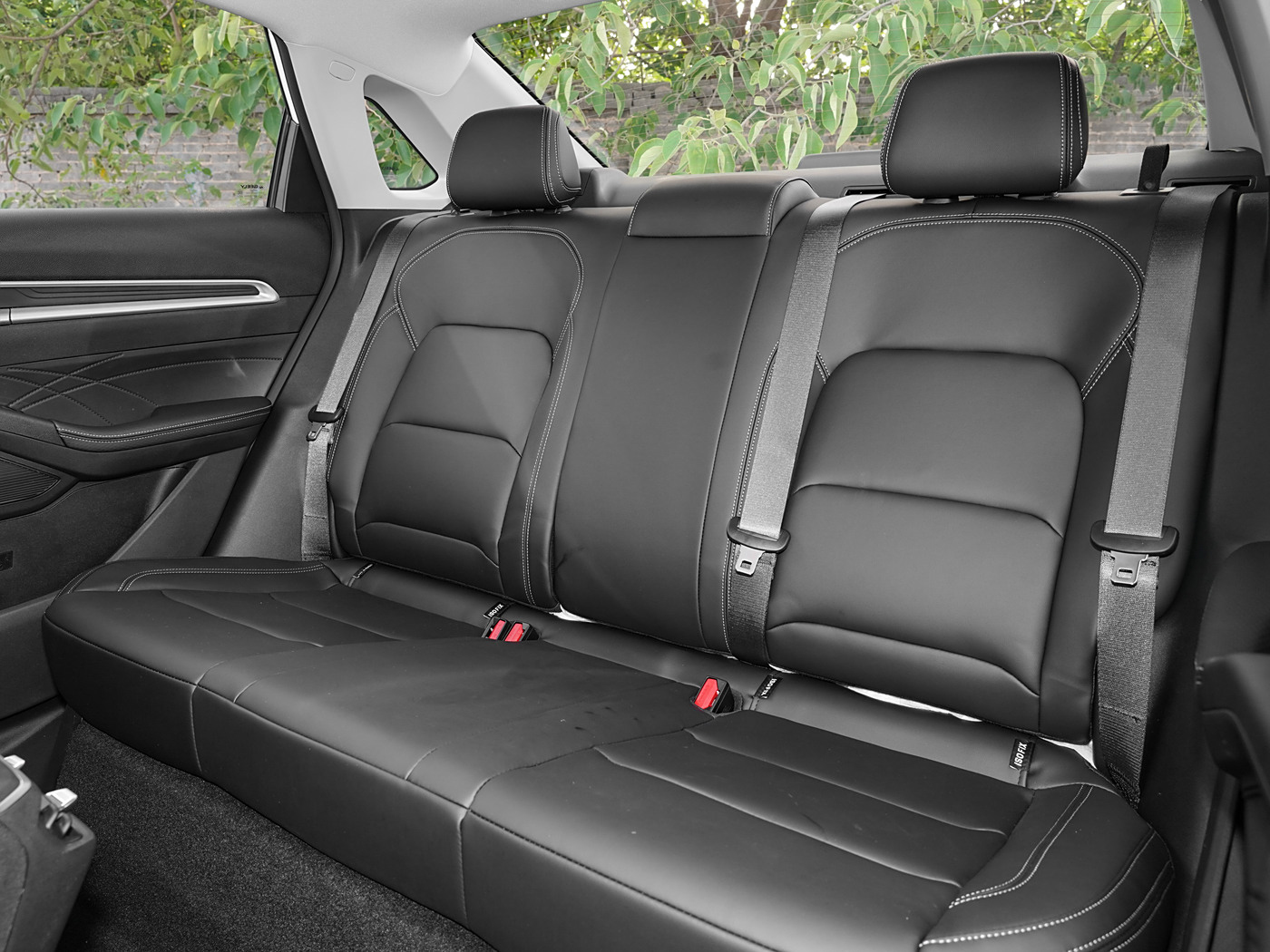 Geely Emgrand Affordable Sedan with Good Fuel Economy