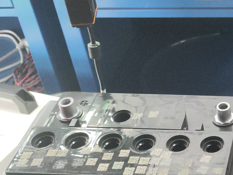 Automatic code scanning detection for new energy lithium battery trays