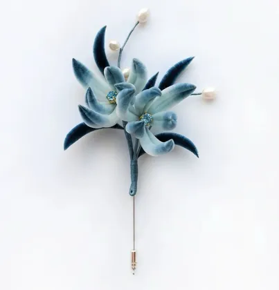 Empty valley orchid non-legacy velvet brooch