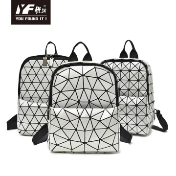 Светоотражающая сумка рюкзаки с геометрическим рисунком и голографической подсветкой