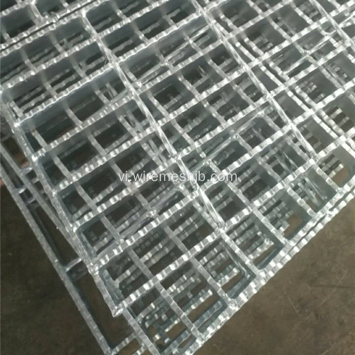 Mạ kẽm Bar Grating Cầu thang Treads