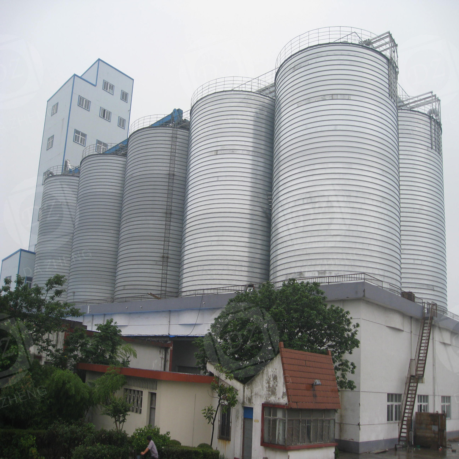 Conservation nibble silos for seed storage