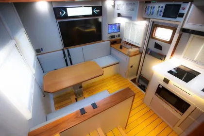 Custom RV Touring: Tailored Caravan Experiences