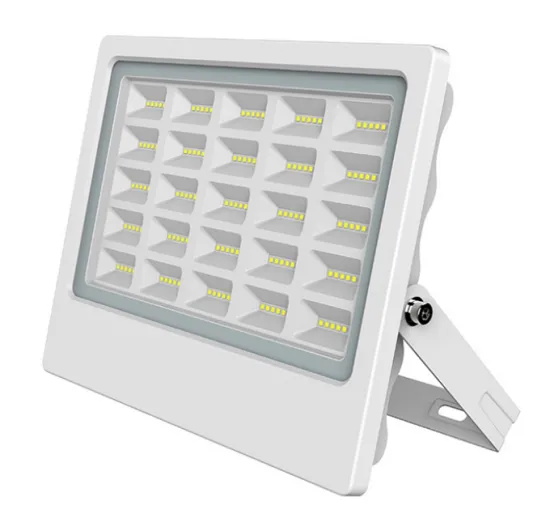 LED floodlight with good reflection