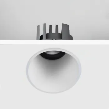 Luxholic 8 Watt Recessed Diecast Aluminum Reflector LED Downlight