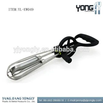 Food assurance hot-selling stainless steel rotary egg beater /egg whisk