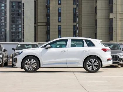 AudiQ4 e-tron Lexury Electric SUV Car