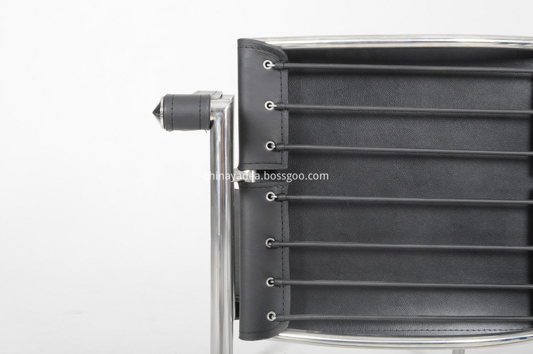 the leather cushion is strongly connected with the leather line with hook the leather cushion is strongly connected with the leather line with hook