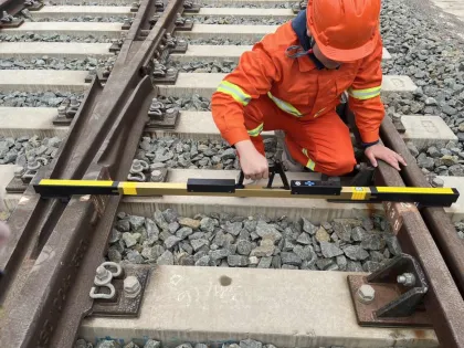 Digital rail straight measuring ruler measuring tools portable rail gague for track