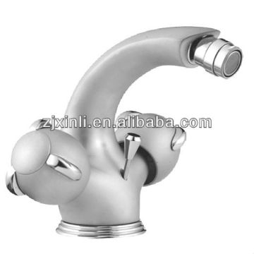 High Quality Dual Handle Brass Bidet Faucet, Polish and Grey Color