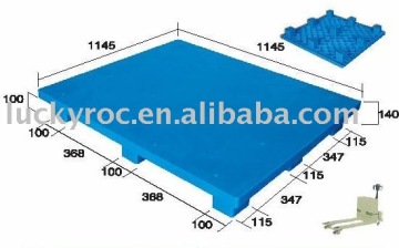 plastic pallet