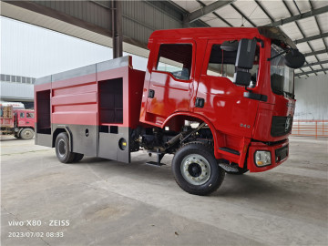 Camion dei vigili del fuoco in schiuma SHACMAN da 5 tonnellate
