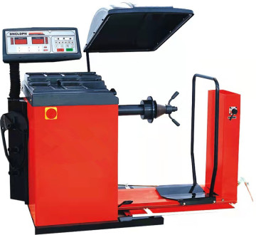Car Wheel Balancing and Tyre Alignment Machine