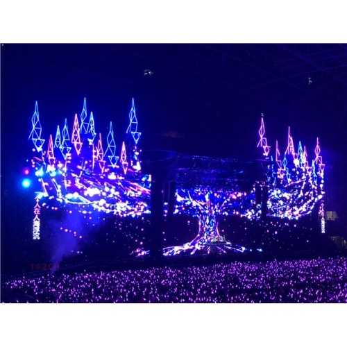 Açık Hava Müzik Etkinliği Görselleri LED Aydınlatma Mesh Ekran