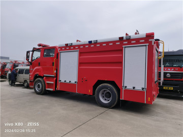 Camion dei vigili del fuoco cisterna in schiuma ISUZU da 8 tonnellate