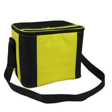 Cooler bags, made of 600D polyester, standard style for cooling and storage