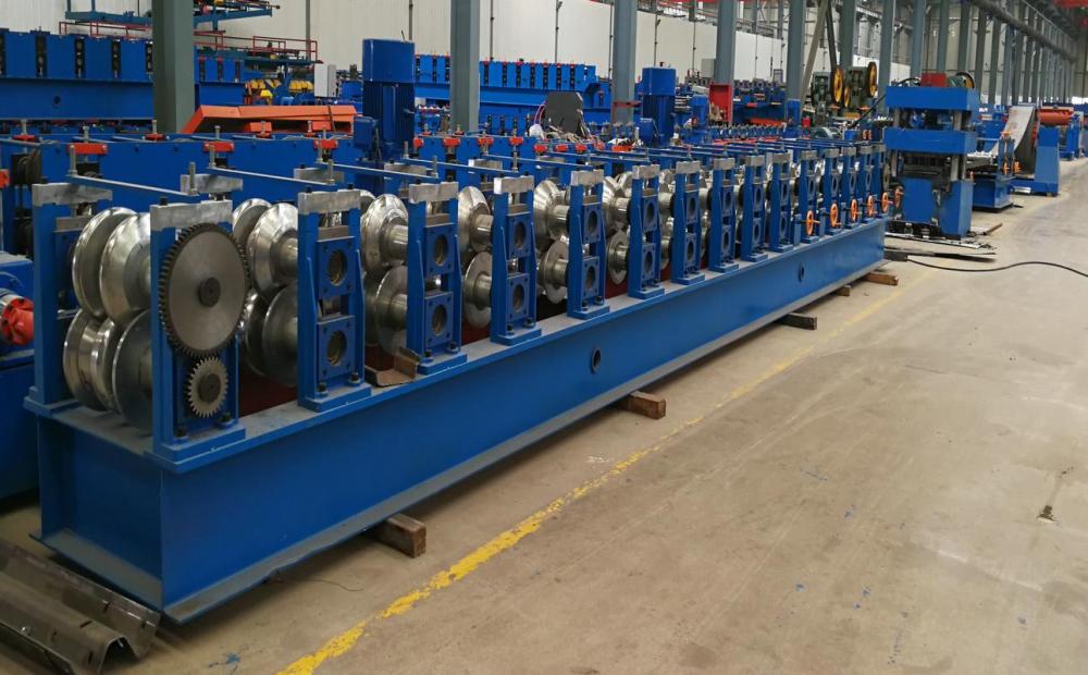 Couleur hydraulique en acier Guarruler Purlin Roll Forming Machine