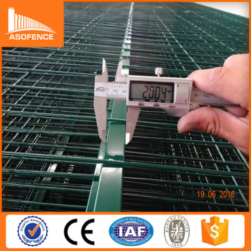 25*1.5mm tube welding powder painted green color portable fencing for canada