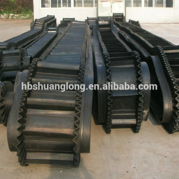 Corrugated sidewall conveyor belt