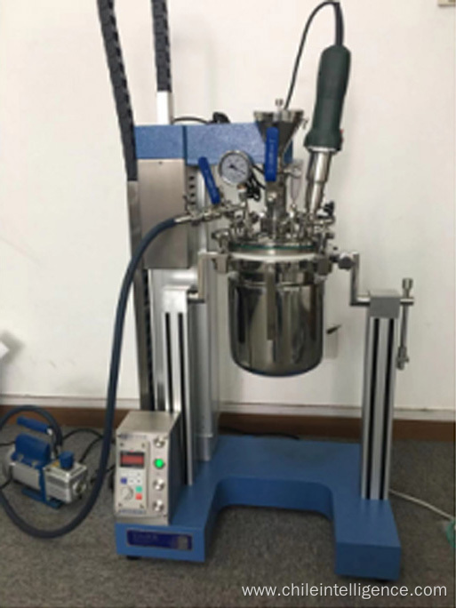 Lab vacuum homogenizer with emulsifier