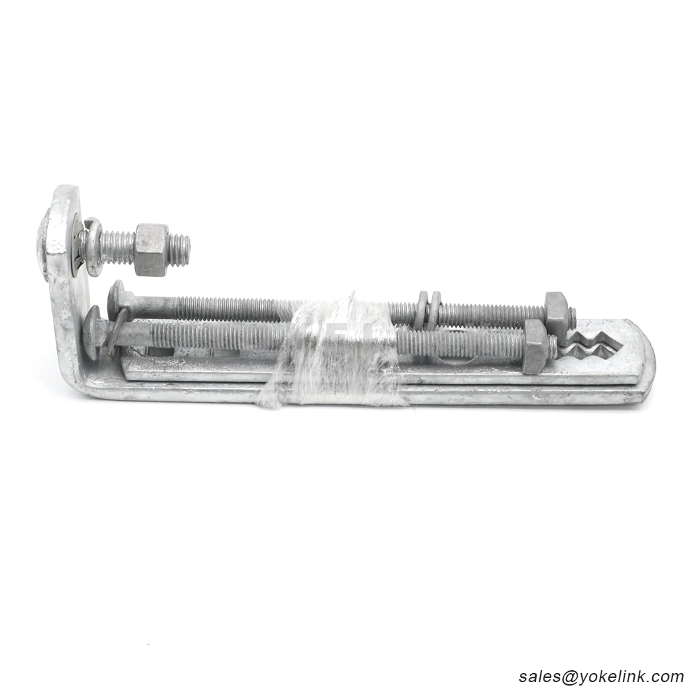 Montážní držák příčného ramene pro pojistku nebo výřez pojistky