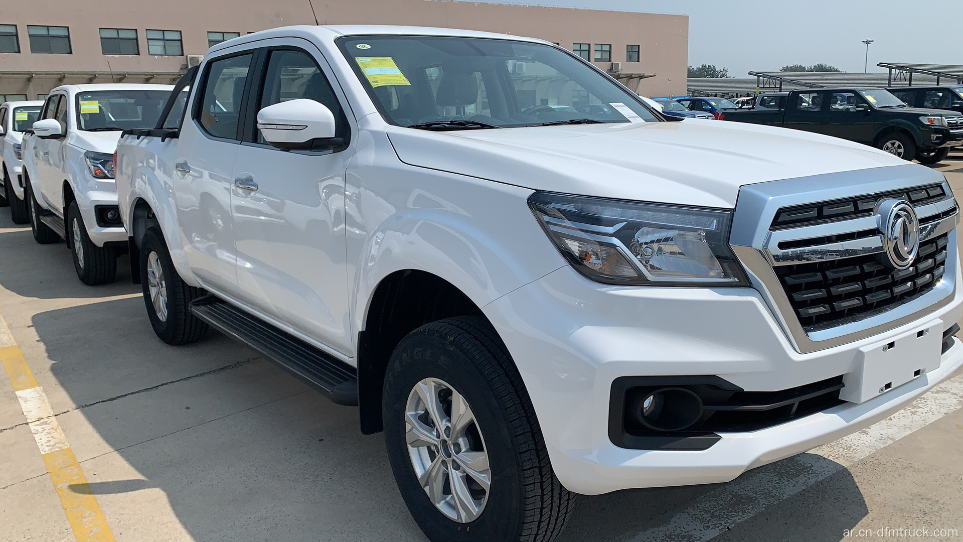 شاحنة صغيرة LHD 4 × 4 Dongfeng Rich Pickup Truck