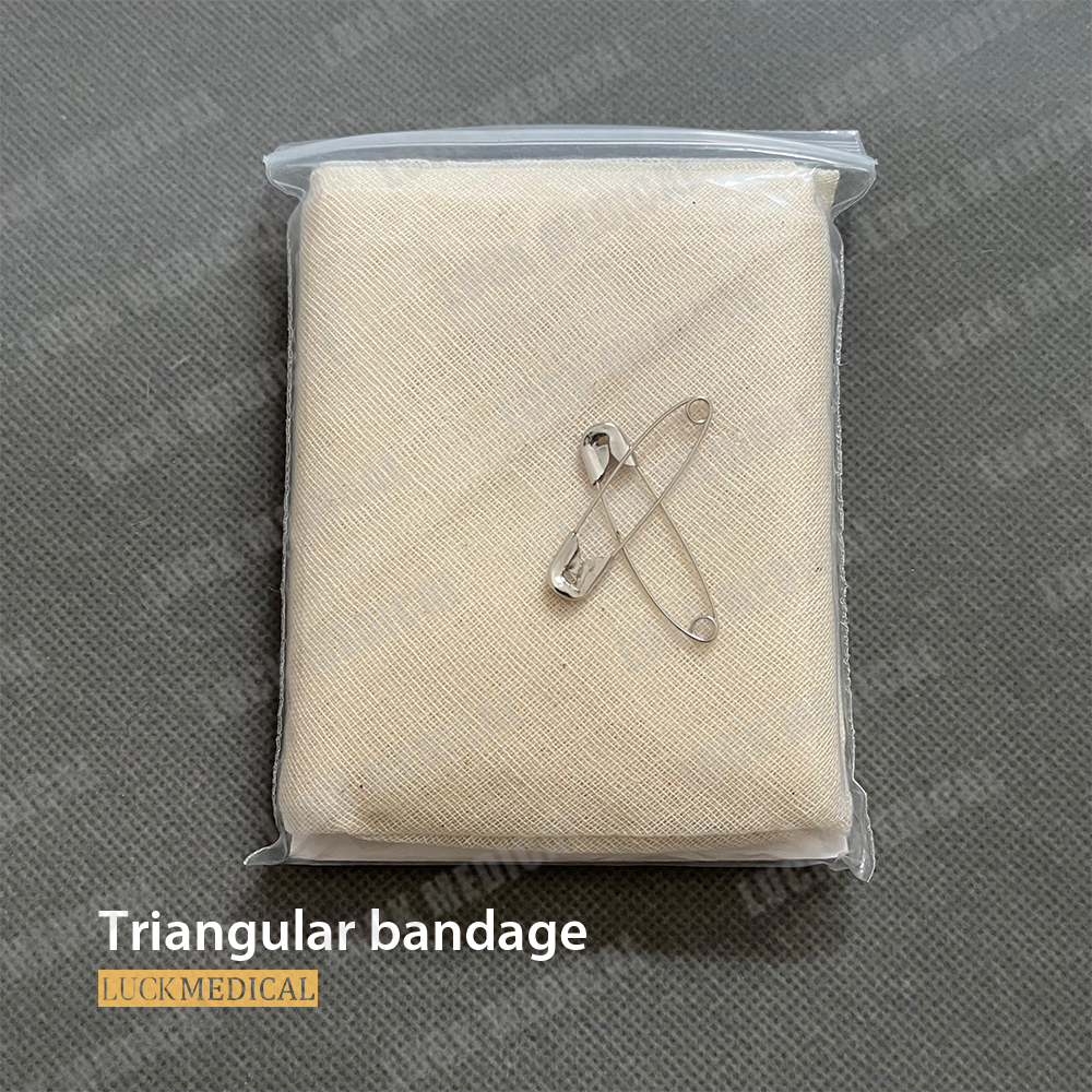 Dobras de bandagem triangular médica