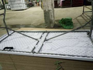 8 FT HDPE folding table