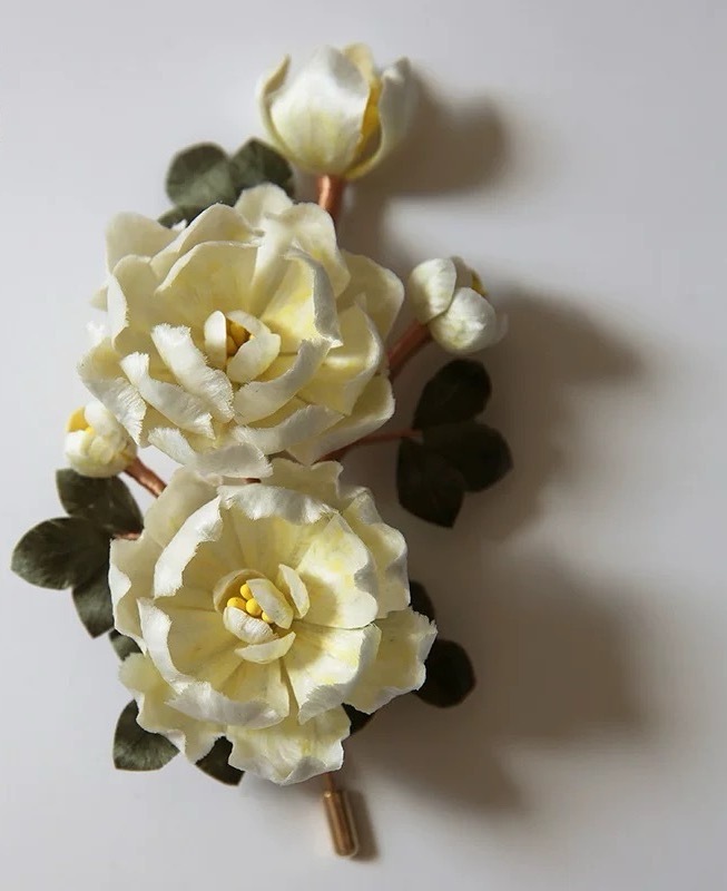 Non-legacy velvet flowerExquisite gardenia brooch
