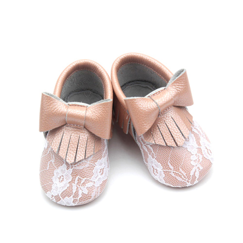 Mocassins com sola macia de renda fofa de couro para bebê bowknot