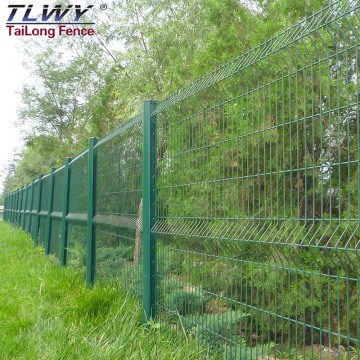 Galvanized 3D Bend Panel Fence PVC Coated Triangle Wire Mesh Metal Farm Fence with Square Posts