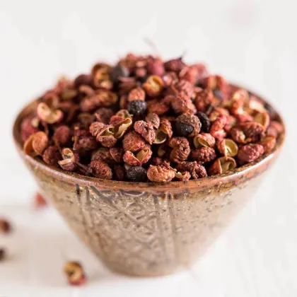 Wholesale Dry Sichuan Pepper Corn: Dried Spices and Red Pepper for Asian Cuisine