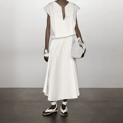 Women's elegant and versatile poplin sleeveless shirt