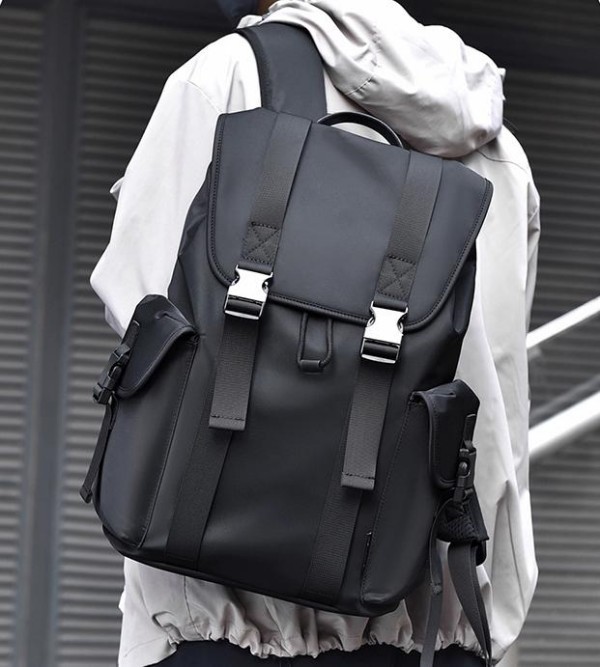 2025 Lightweight and large-capacity backpack