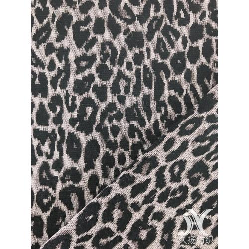 Punto jacquard con estampado de leopardo