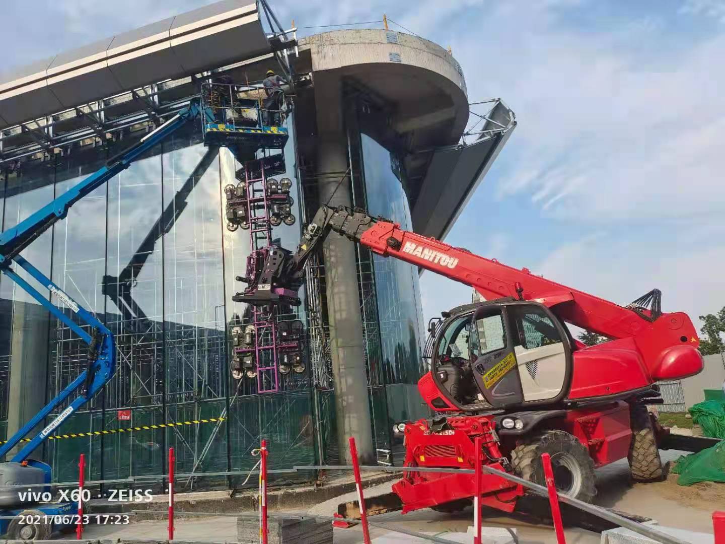 Curved Glass Installation