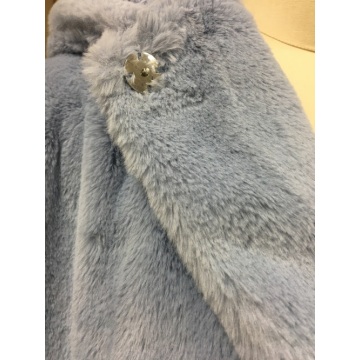 Chaqueta de piel con capucha azul felpa