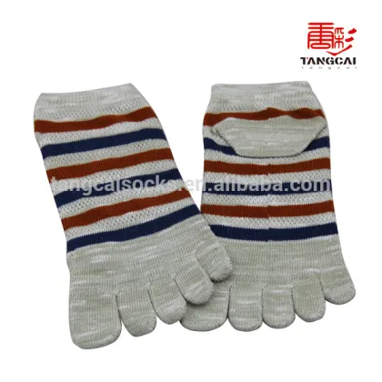 YS-03 custom five toes design knitted yoga socks designed for men