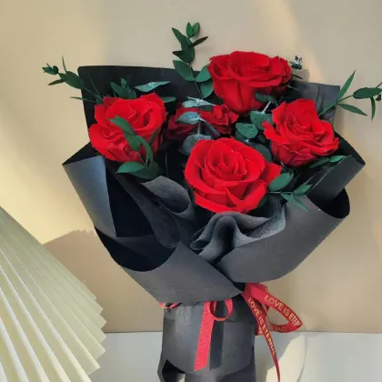 Red Preserved Roses with Baby's Breath Forever Flower Bouquet for Wedding