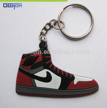 factory wholesale 3d promotional rubber running shoe keychain
