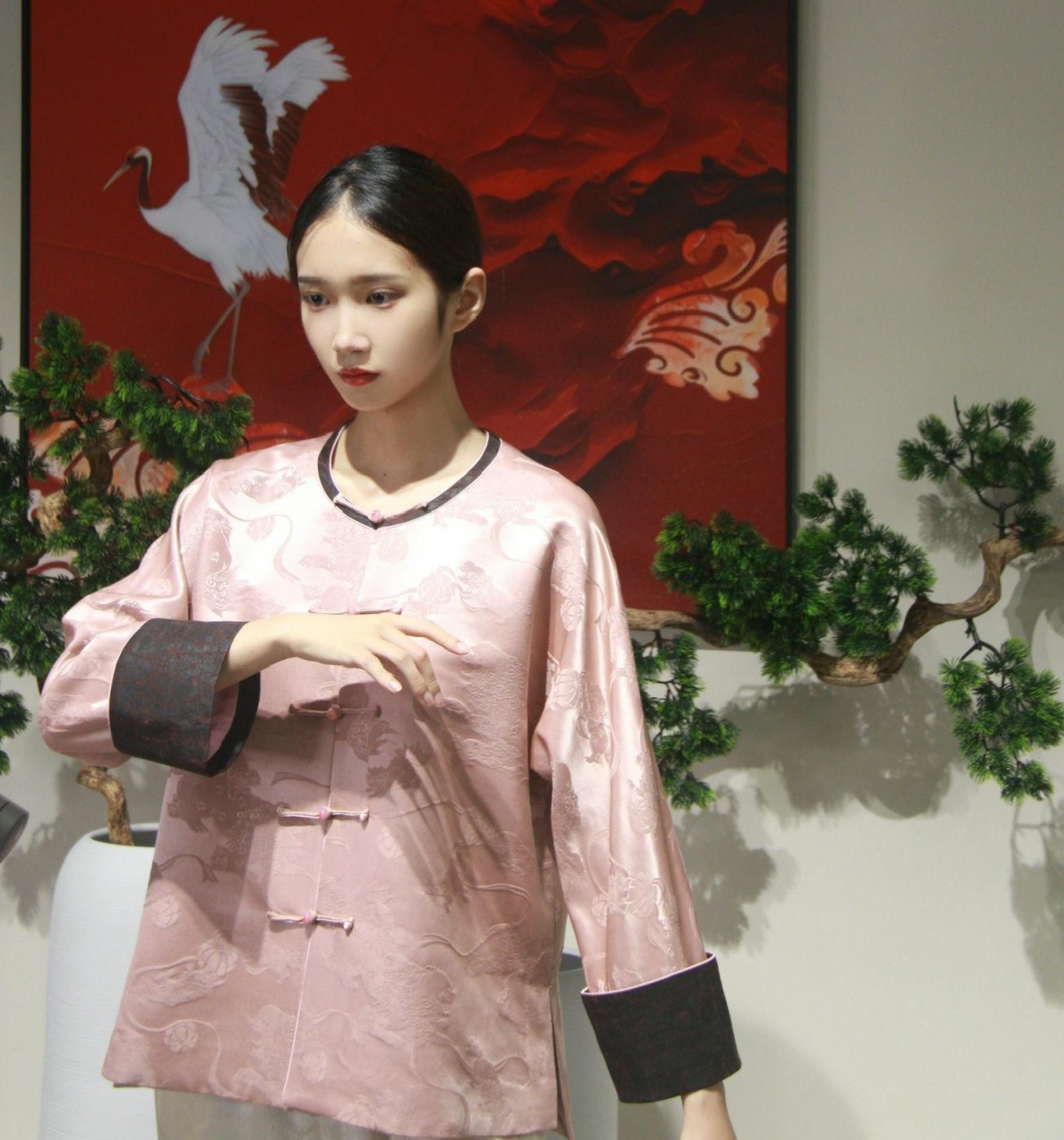 blusa de seda rosa manga larga