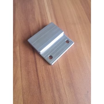 বহুমুখী CNC মেশিন মিলিং মেটাল যন্ত্রাংশ