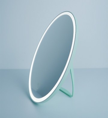 round light up mirror with smart touch sensor