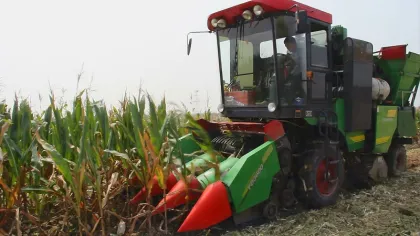 Corn Harvester Farming Machinery